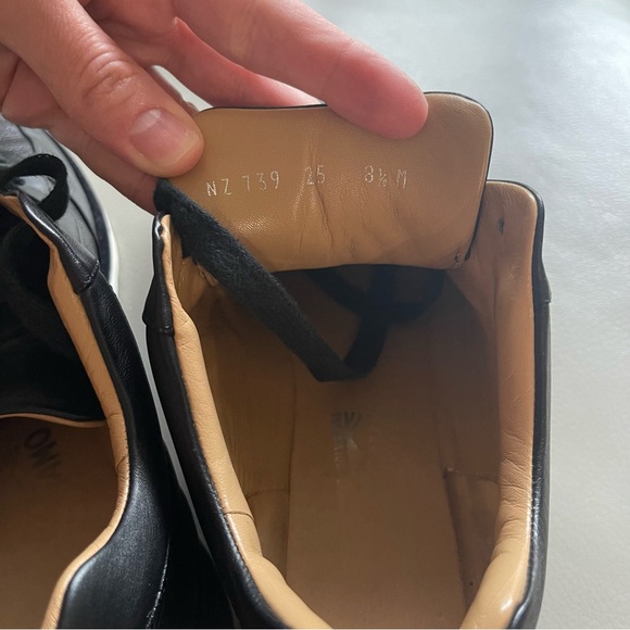 Salvatore Ferragamo low top leather sneakers, US size 8.5 - Picture 15 of 16